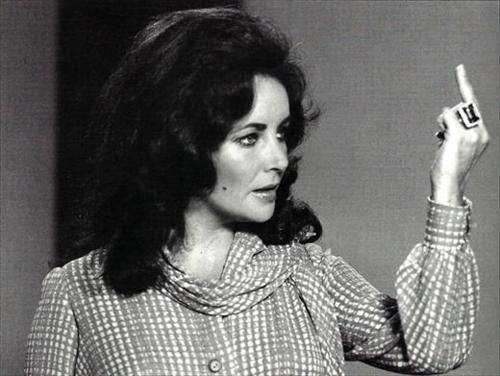 elizabeth taylor, middle finger